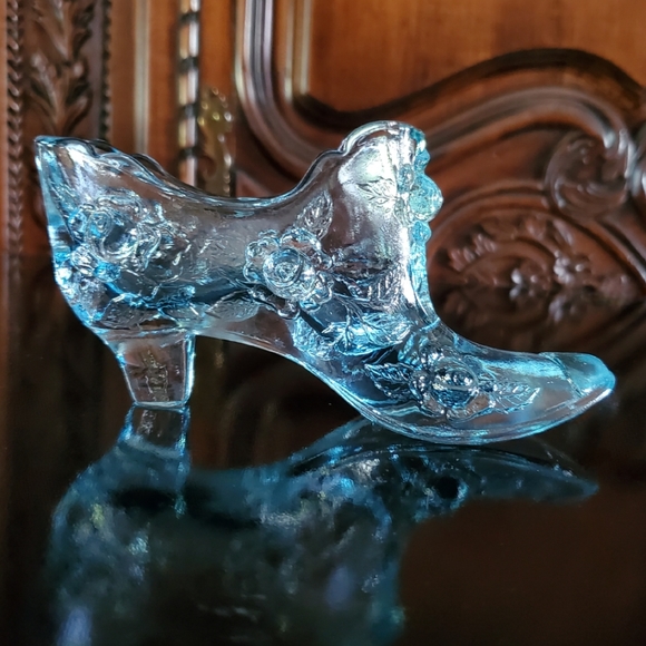 Light Blue Fenton 💙 Cabbage Rose🌹Art Glass Slipper - Picture 16 of 16